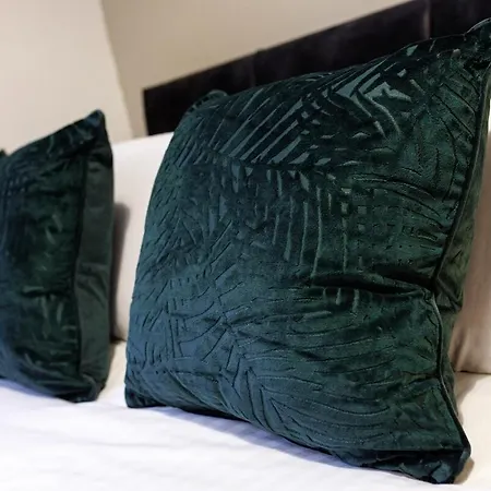 Centre 8 With Kitchenette, Free Wifi And Smart Tv By Yoko Daire