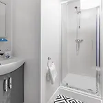 Centre 8 With Kitchenette, Free Wifi And Smart Tv By Yoko Apartment *